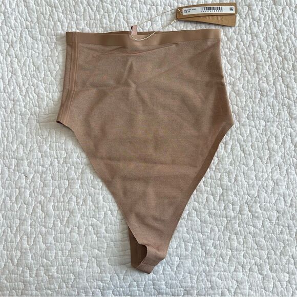 ✨ SKIMS Power Mesh High Waist Thong Nude XS NWT - Picture 3 of 8